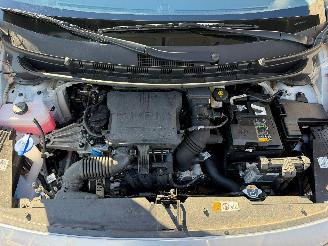 Hyundai I-10 1.0 TREND picture 9