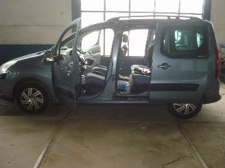 Voiture accidenté Citroën Berlingo MPV 1600 VTI AIRCO 2012/8