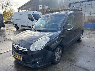 krockskadad bil bedrijf Opel Combo 1.3 CDTI 2016/8