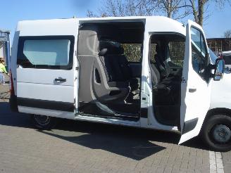 krockskadad bil bedrijf Renault Master DUBBELE CABINE 2.3DCI 92KW  L2-H3 2016/4