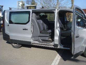 skadebil bedrijf Opel Vivaro DUBBELE CABINE L2-H1 EURO 6 2017/11
