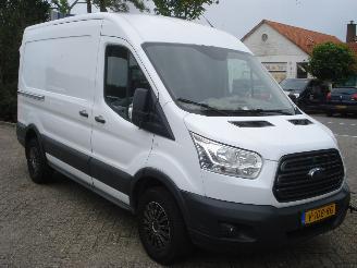 krockskadad bil bedrijf Ford Transit 2.0DCI 96KW EURO 6 2017/7