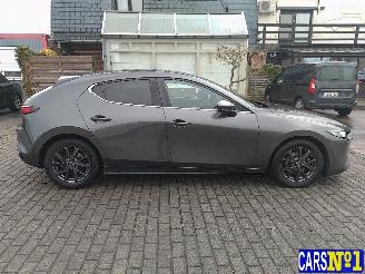 Mazda 3  picture 8