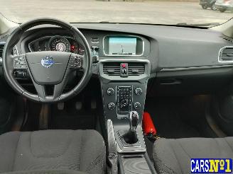 Volvo V-40  picture 12
