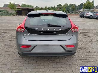 Volvo V-40  picture 5
