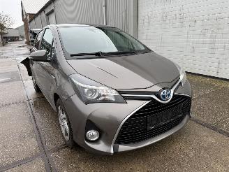 Damaged car Toyota Yaris 1.5 Hybrid 2016/1
