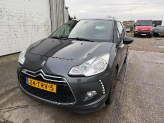 Citroën DS3 1.6 e-HDi So Chic picture 10