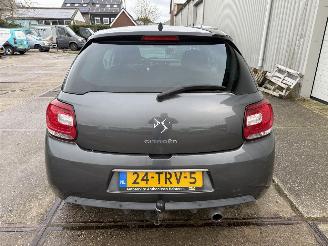 Citroën DS3 1.6 e-HDi So Chic picture 4