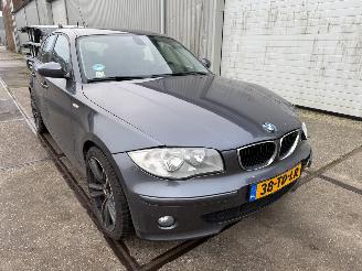 skadebil auto BMW 1-serie 120i Executive Automaat 2006/7