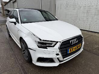 Coche accidentado Audi A3 1.0 TFSI S-Line 2016/12