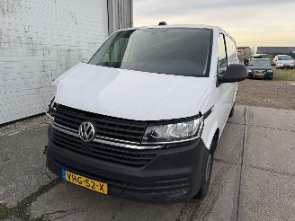 krockskadad bil bedrijf Volkswagen Transporter 2.0 TDI DSG 150PK L2H1 Navi 2020/11