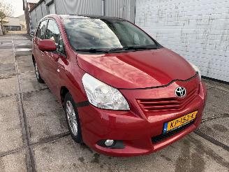 Damaged car Toyota Verso 1.8 VVT-i Business Automaat Pano 2011/3