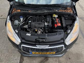 Peugeot 208 1.2 VTi Urban Soul picture 11