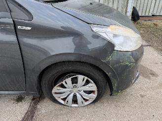 Peugeot 208 1.2 VTi Urban Soul picture 2