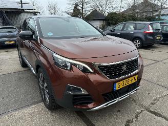 Damaged car Peugeot 3008 1.2 PureTech  Blue Lease Premium 2019/10