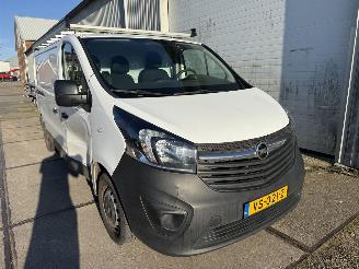krockskadad bil bedrijf Opel Vivaro 1.6 CDTI L2H1 Edition MARGE 2016/1