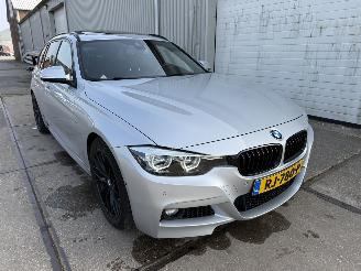 Damaged car BMW 3-serie 318i Touring M-Sport Pano H&K Leer 2017/12