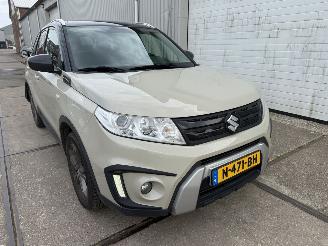 Damaged car Suzuki Vitara 1.6 Style 2016/3