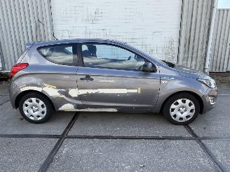 Hyundai I-20 1.2i First Edition Airco picture 2