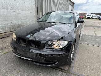 skadebil auto BMW 1-serie 116i Business Line Automaat Navi 2009/11