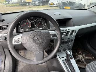 Opel Astra GTC 1.8 Edition Automaat Airco picture 16