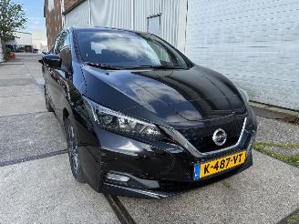 krockskadad bil auto Nissan Leaf N-Connecta 40 kWh 2021/3