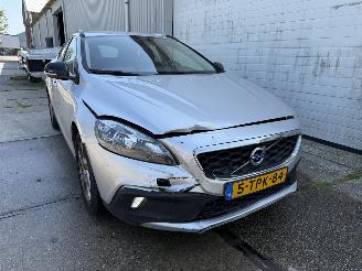 Damaged car Volvo V-40 1.6 T4 Momentum 2014/5