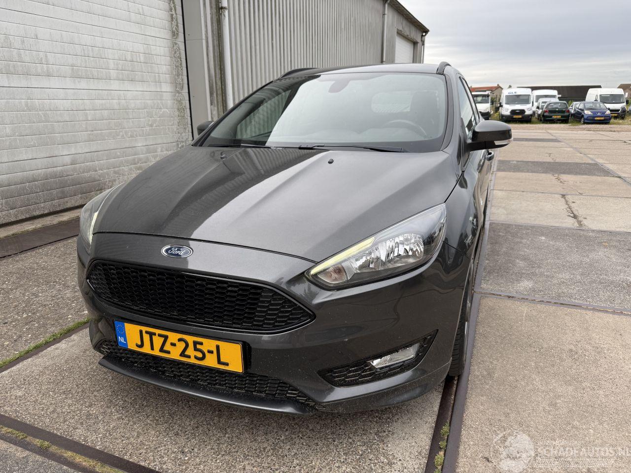 Ford Focus 1.0 ST-Line