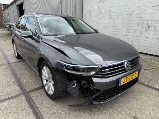 krockskadad bil auto Volkswagen Passat 1.4 TSI GTE Highline 2016/6