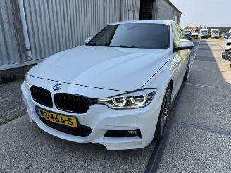 Voiture accidenté BMW 3-serie 330e High Executive M-Sport 2016/9
