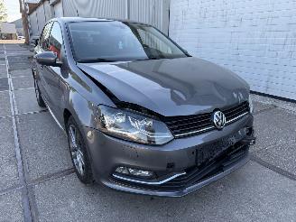 krockskadad bil auto Volkswagen Polo 1.2 TSI Allstar Navigatie 2017/6