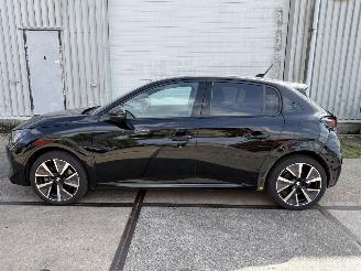 Peugeot e-208 GT Pack 50 kWh Panoramadak picture 2