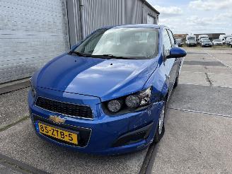 krockskadad bil auto Chevrolet Aveo 1.2 LT 2013/1