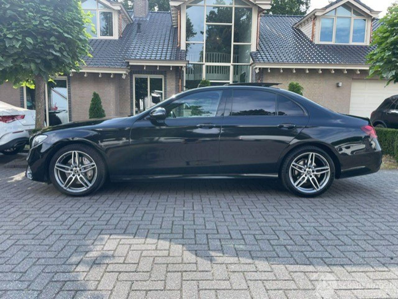 Mercedes E-klasse 220 d AMG LINE PANORAMADAK NAVI CAMERA LED