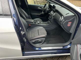 Mercedes A-klasse 180 AMG LINE PANORAMADAK NAVI LED picture 12