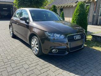 krockskadad bil auto Audi A1 1.2 TFSI Sportback Attraction 2014/1