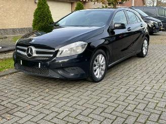 skadebil auto Mercedes A-klasse 180 d BlueEFFICIENCY NAVI PDC 2017/5