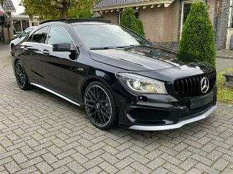 Vaurioauto  passenger cars Mercedes Cla-klasse AMG 45 4MATIC PANO NAVI CAMERA 2016/5