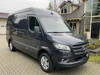 skadebil bedrijf Mercedes Sprinter 319 CDI L2H2  NAVI CAMERA LED PDC 2022/11