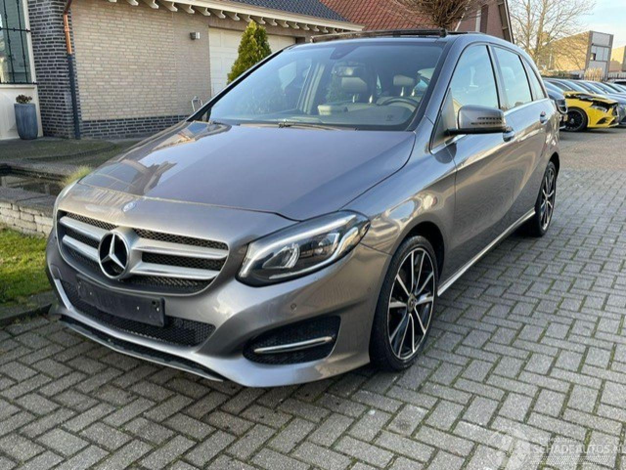 Mercedes B-klasse 200 d PANORAMADAK CAMERA NAVI LED