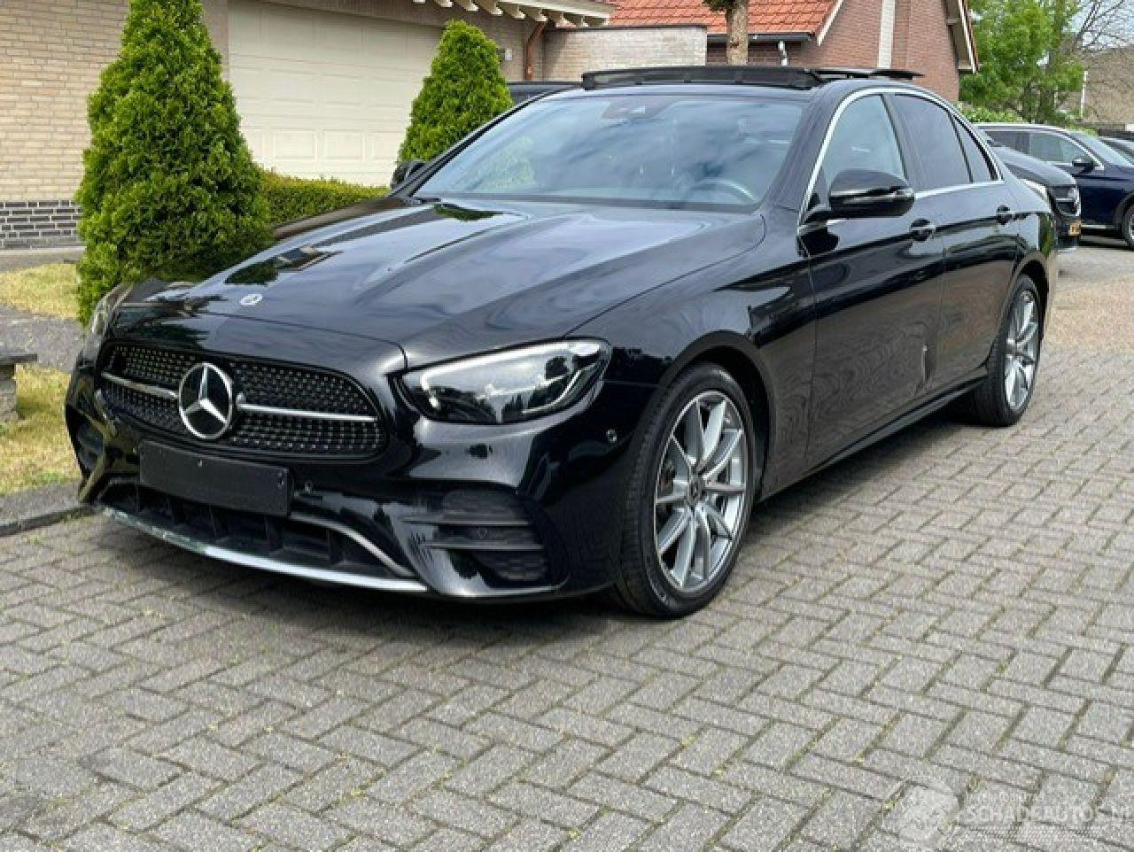 Mercedes E-klasse 200 d AMG LINE PANORAMADAK CAMERA NAVI LED