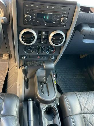 Jeep Wrangler Unlimited 2.8 CRD SAHARA picture 9