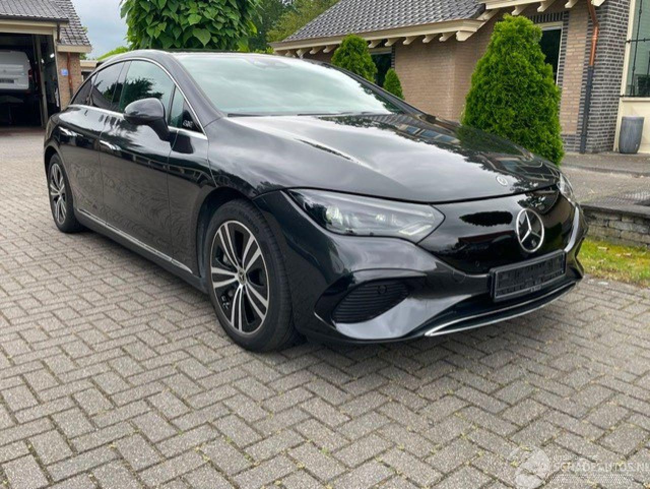 Mercedes EQE 300 ART PREMIUM CAMERA LED LEDER