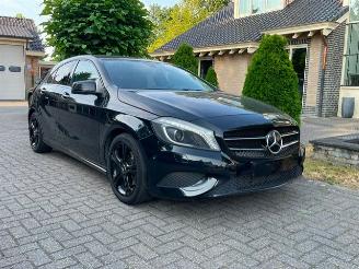 skadebil auto Mercedes A-klasse 200 URBAN NAVI PDC BI XENON 2014/3