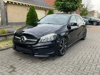 krockskadad bil auto Mercedes A-klasse 200 AMG LINE NAVI PDC 2014/1