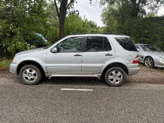 Mercedes ML ML 270 CDI picture 3