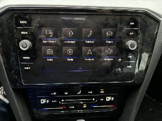 Volkswagen Passat GTE HYBRIDE AUTOMAAT NAVI CLIMA CAMERA PDC B.J 2022 picture 13