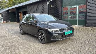 Unfallwagen Volkswagen Golf 8 Pano 1.5 NAVI CLIMA CAMERA VIRT DASH LED 18 INCH B.J 04-2023 2023/4