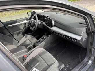 Volkswagen Golf Hybride eTSI Automaat Navi Clima Camera Led B.J 2023 picture 9
