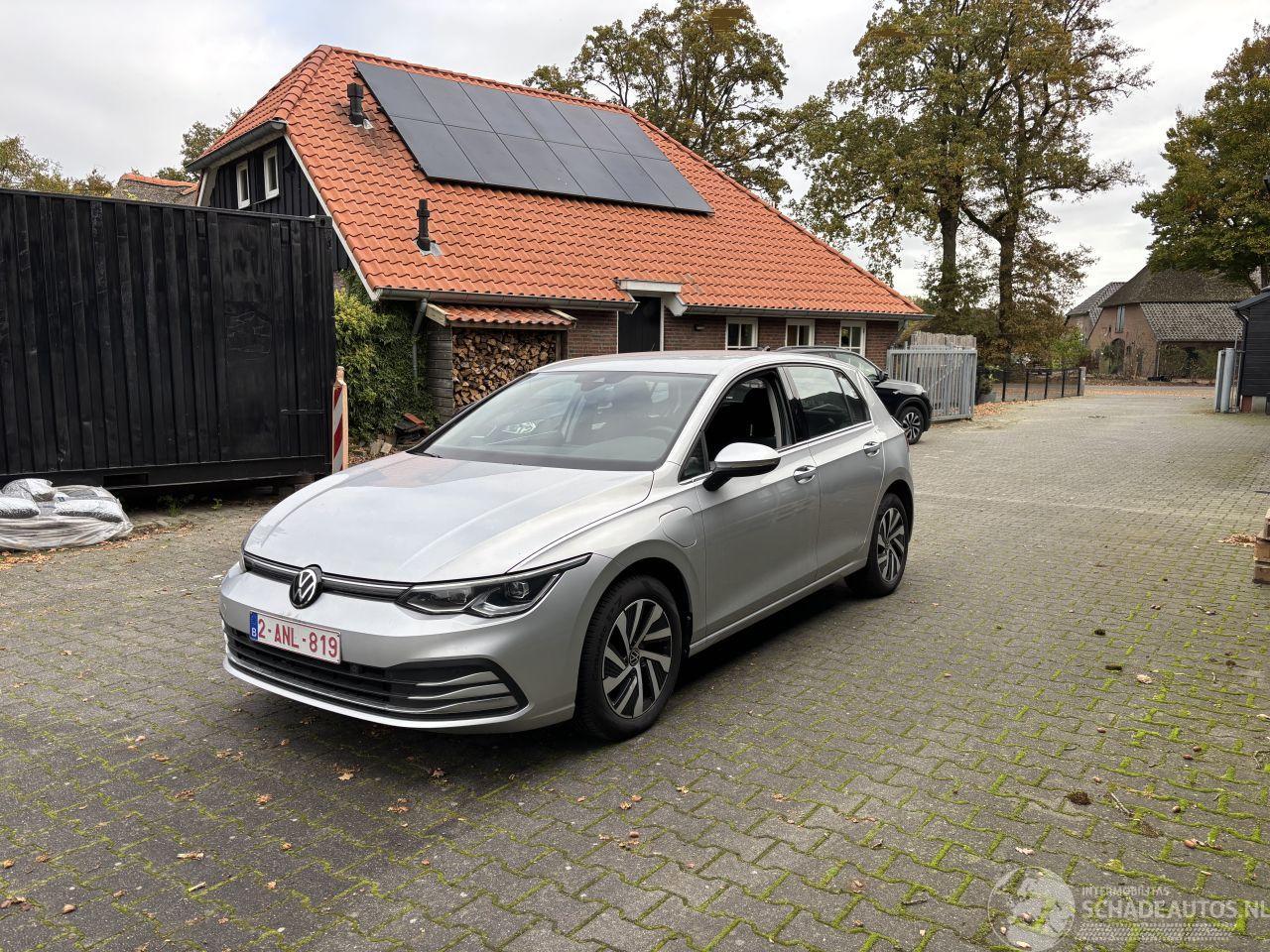 Volkswagen Golf HYBRIDE 1.4 PLUG IN AUTOMAAT NAVI CLIMA CAMERA LED B.J 2021